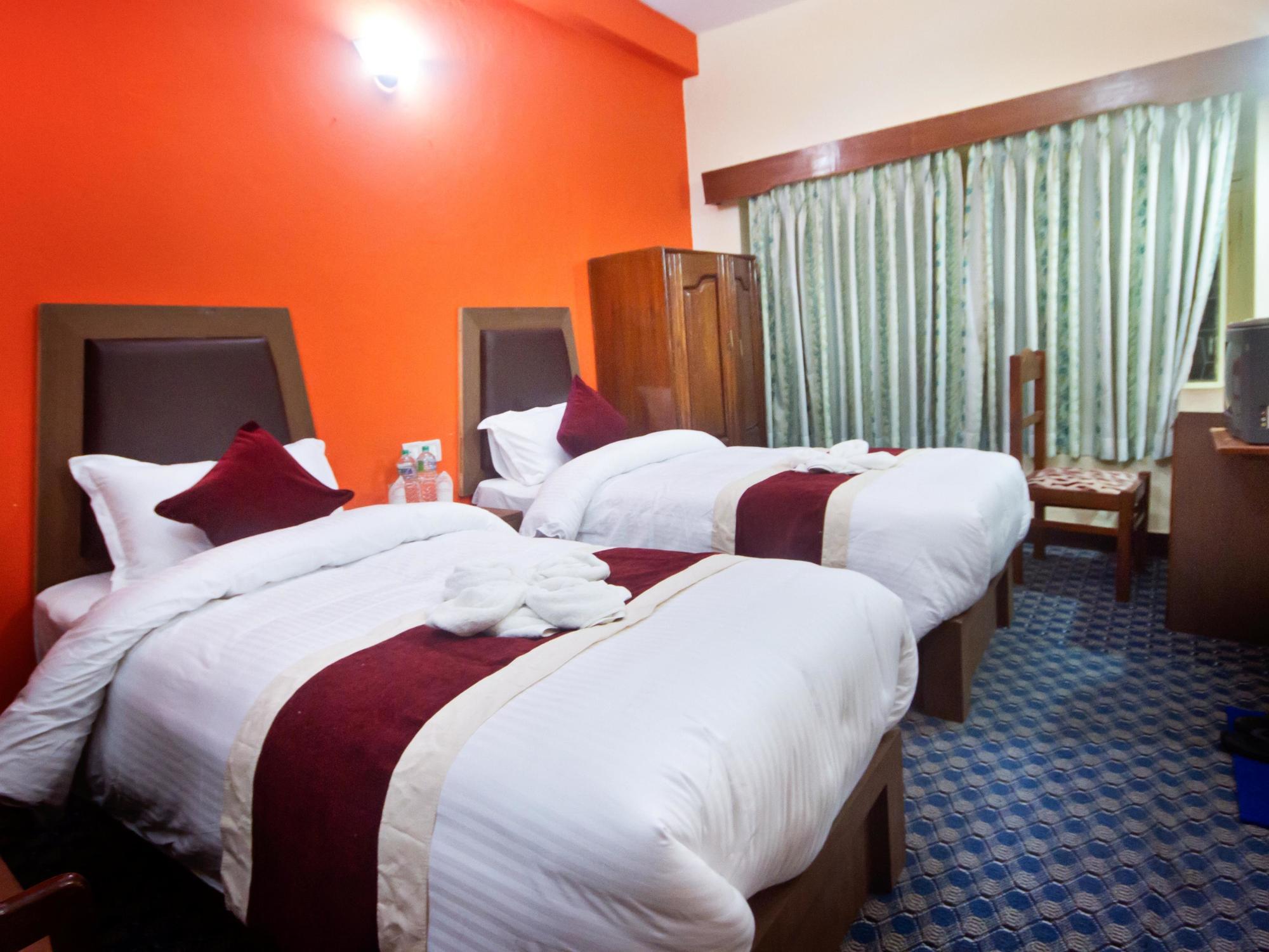 Hotel Snowland Pokhara Bagian luar foto