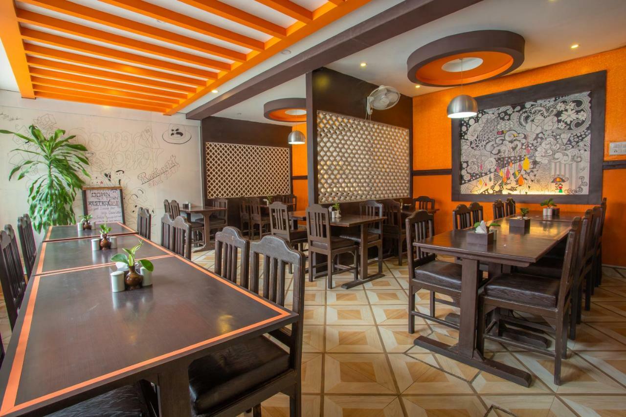 Hotel Snowland Pokhara Bagian luar foto
