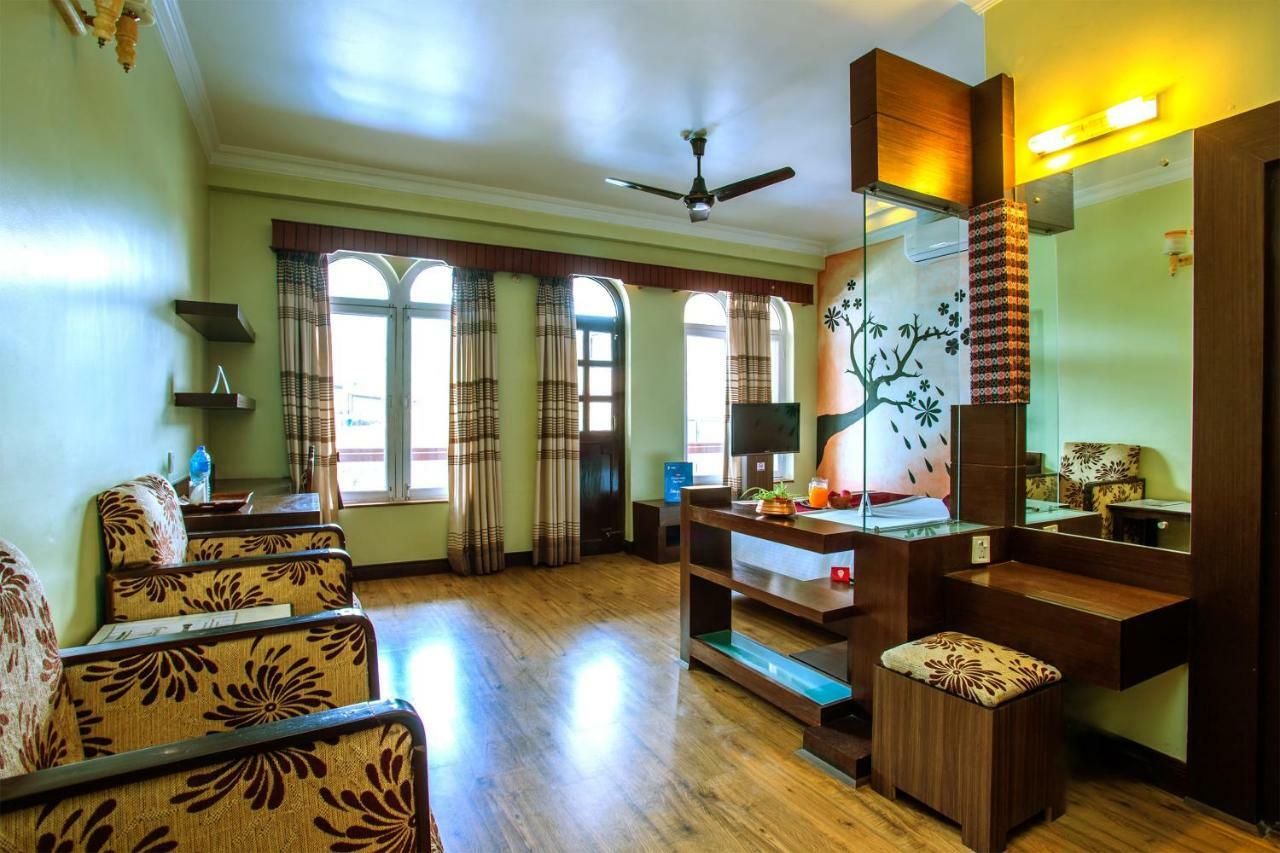 Hotel Snowland Pokhara Bagian luar foto