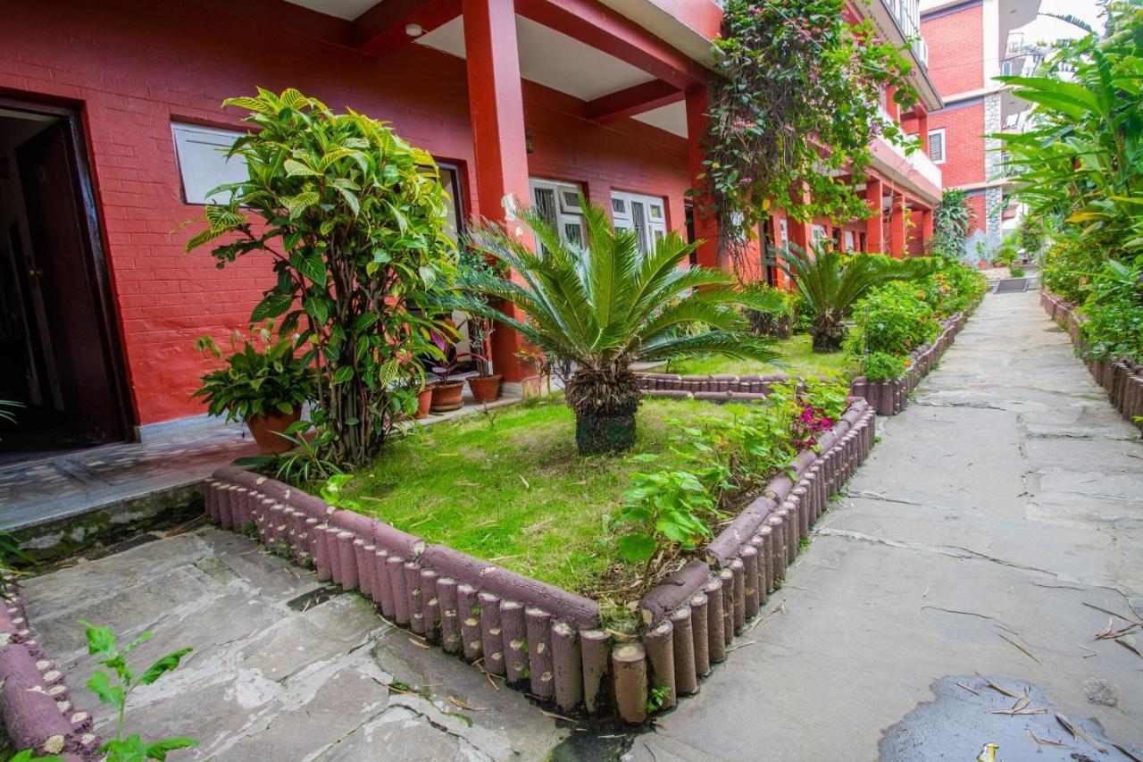 Hotel Snowland Pokhara Bagian luar foto