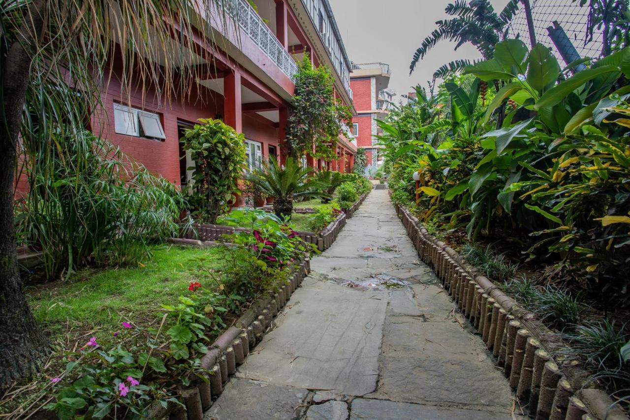 Hotel Snowland Pokhara Bagian luar foto